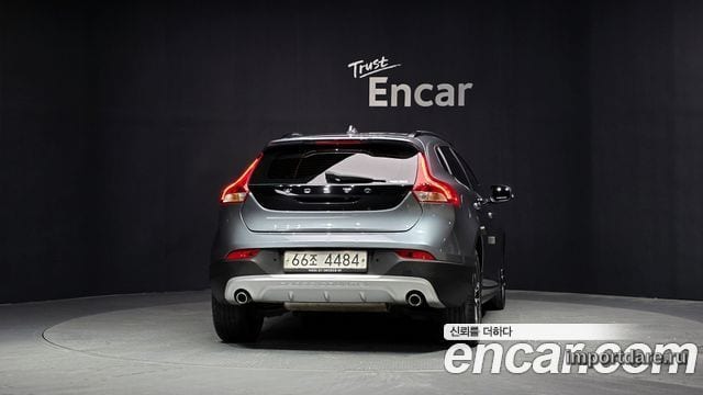 VOLVO V40 CROSS COUNTRY 2019 — 90 665 км, серый, Корея — под ключ — фото 4