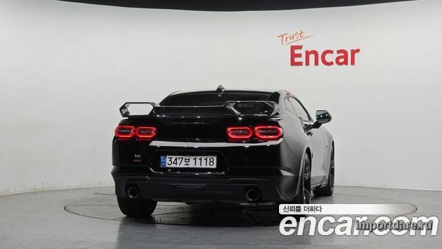 Chevrolet Camaro сзади