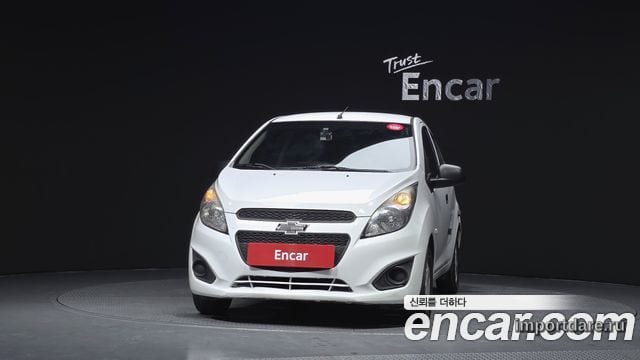 Chevrolet Spark сзади