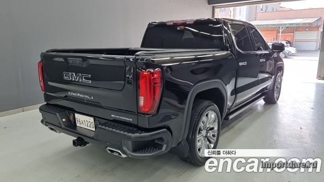 GMC Sierra сзади
