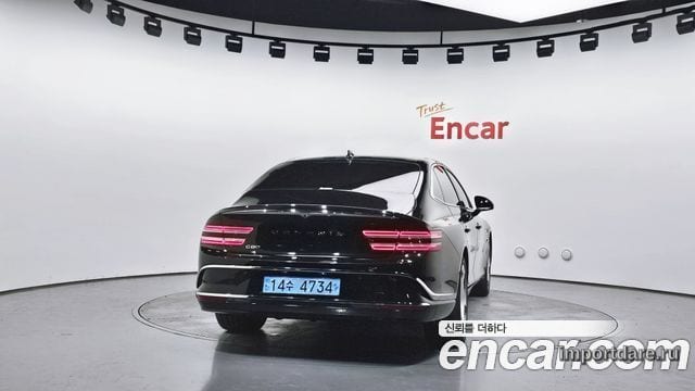 Genesis Electrified сзади