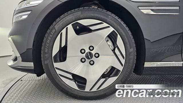 Genesis Electrified детали