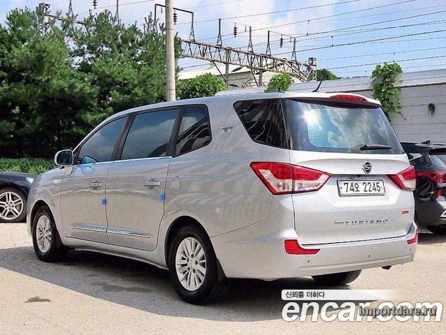 KGM KORANDO TURISMO 2018 — 148 500 км, серебристо-серый, Корея — под ключ — фото 3