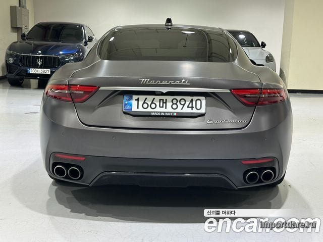 Maserati Granturismo сзади