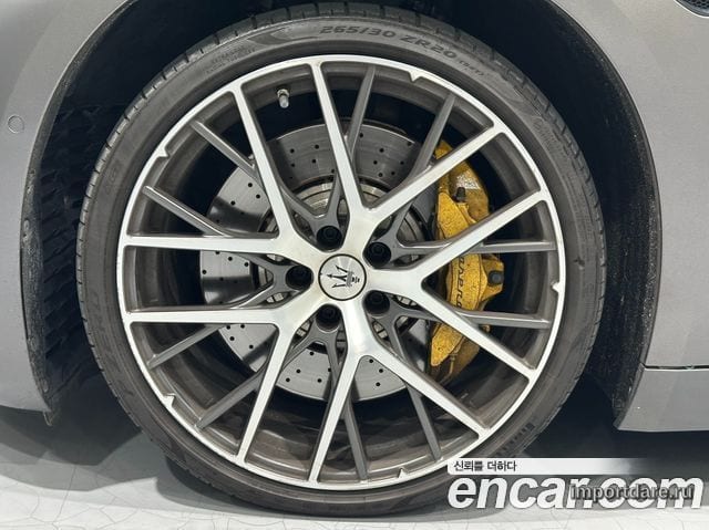 Maserati Granturismo детали