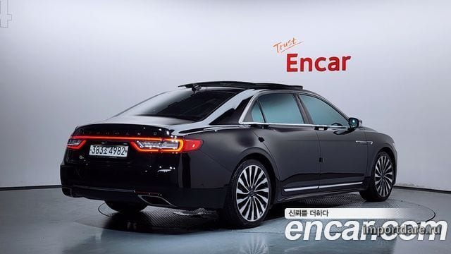 Lincoln Continental сбоку