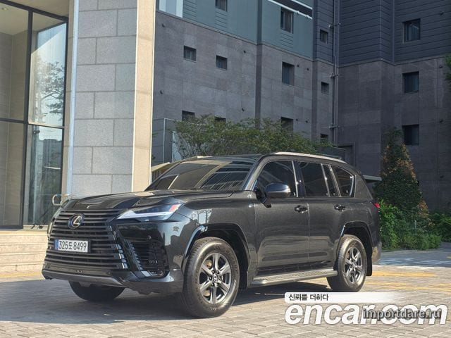 Lexus Lx спереди