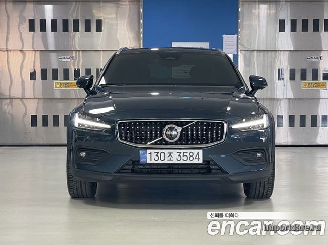 VOLVO V60 CROSS COUNTRY 2024 — 18 210 км, синий, Корея — под ключ — фото 3