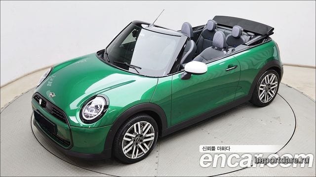 Mini Cooper C Convertible спереди