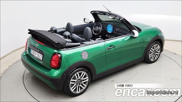 Mini Cooper C Convertible сбоку