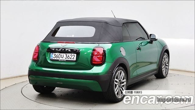 Mini Cooper C Convertible сзади