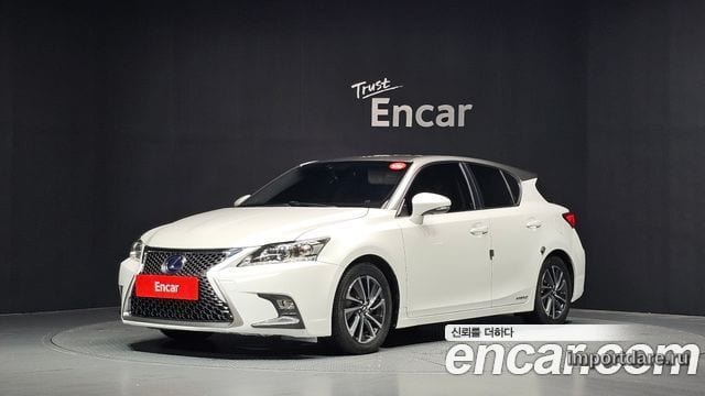 Lexus Ct200h спереди