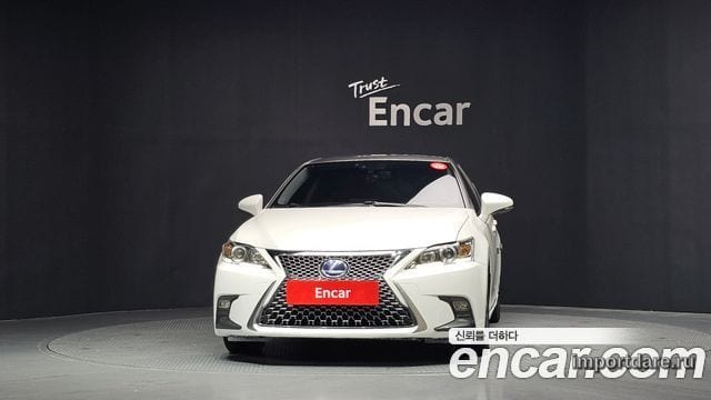 Lexus Ct200h интерьер