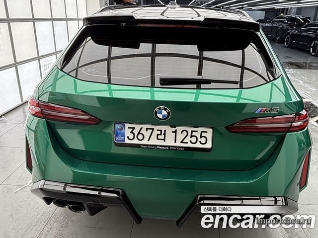 BMW M5 сзади