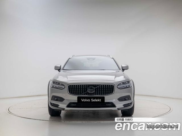 VOLVO V90 CROSS COUNTRY 2023 — 68 825 км, серебристо-серый, Корея — под ключ — фото 2