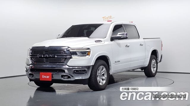 Dodge Ram Pickup спереди
