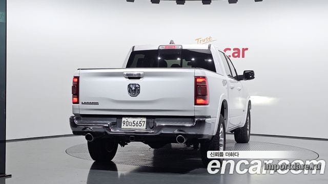 Dodge Ram Pickup сзади