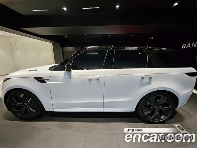 LAND ROVER RANGE ROVER SPORT 2023 — 20 300 км, белый, Корея — под ключ — фото 1