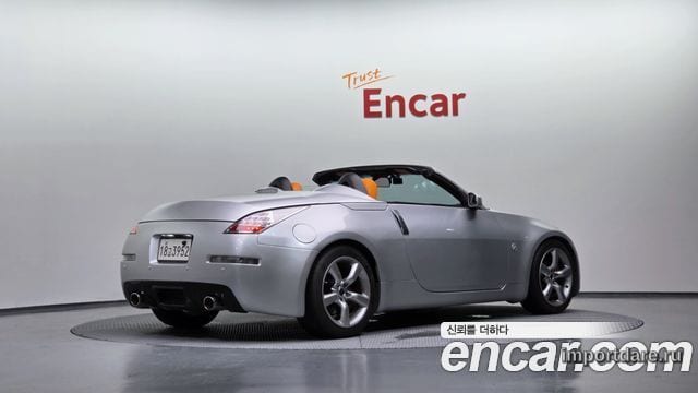 Nissan 350z сбоку