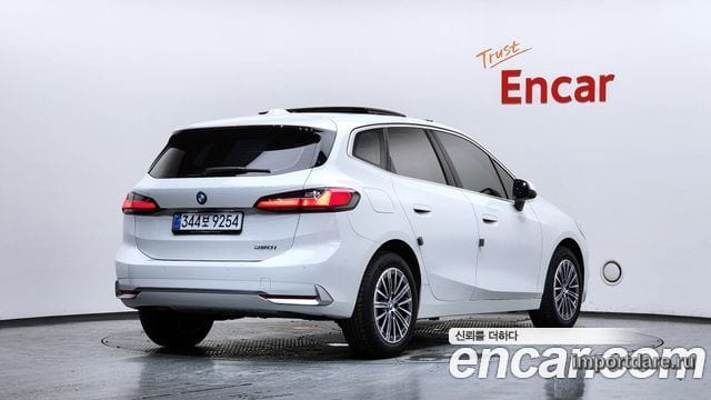 BMW 2 Series Active Tourer сбоку