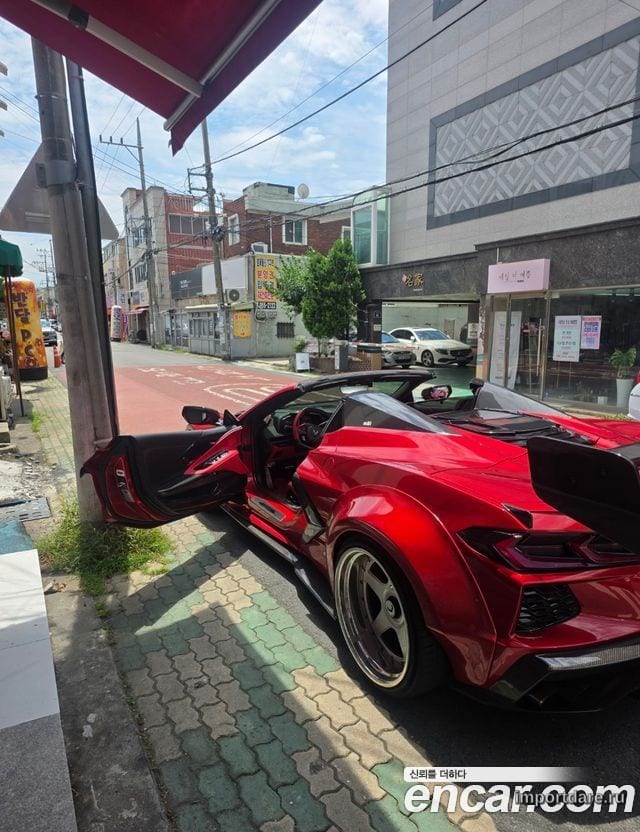 Chevrolet Corvette сбоку