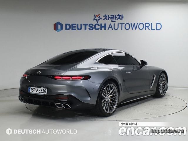 Mercedes-Benz AMG GT сбоку