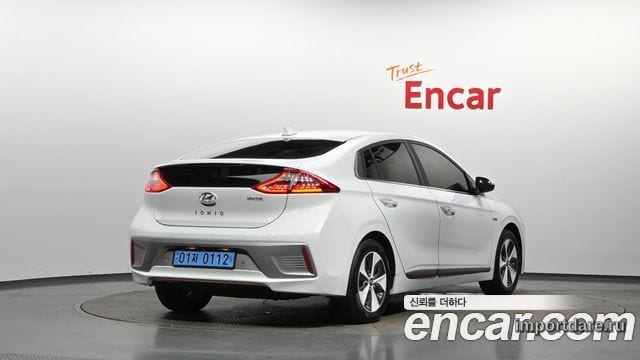 HYUNDAI IONIQ ELECTRIC 2017 — 124 136 км, белый, Корея — под ключ — фото 2