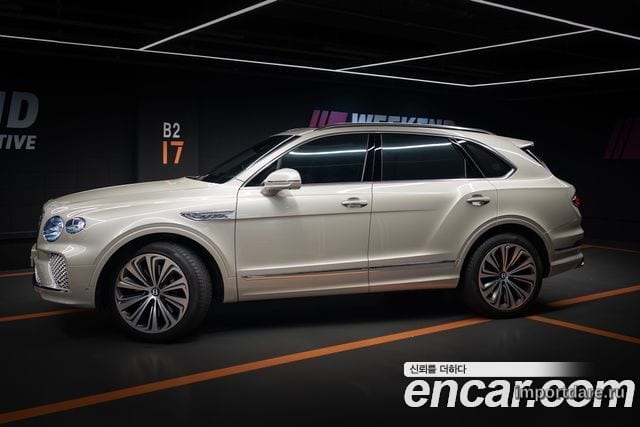 BENTLEY BENTAYGA 2025 — 15 000 км, белый-перламутр, Корея — под ключ — фото 2