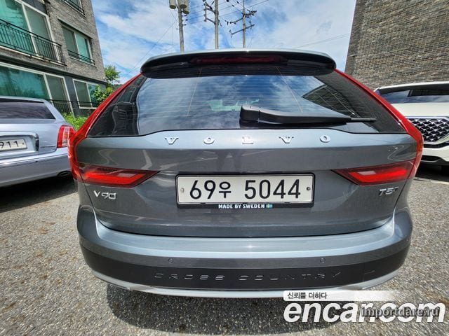 VOLVO V90 CROSS COUNTRY 2018 — 74 000 км, серый, Корея — под ключ — фото 2