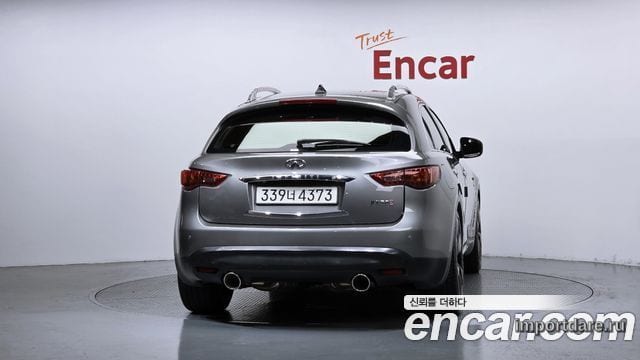 Infiniti FX50 сзади