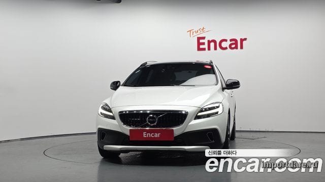 Volvo V40 интерьер