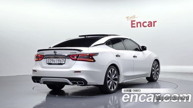 Nissan Maxima сбоку