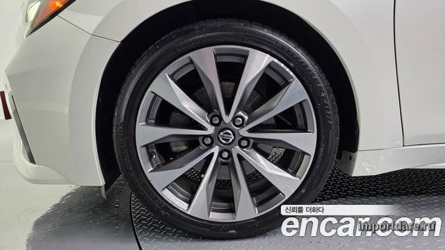 Nissan Maxima детали