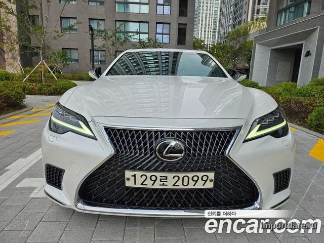 Lexus LS 2023