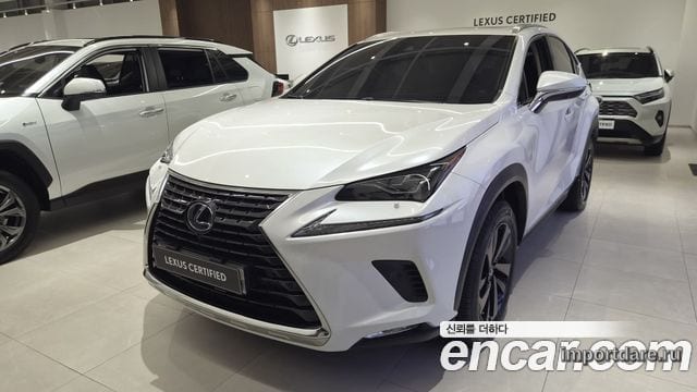 Lexus Nx300 спереди