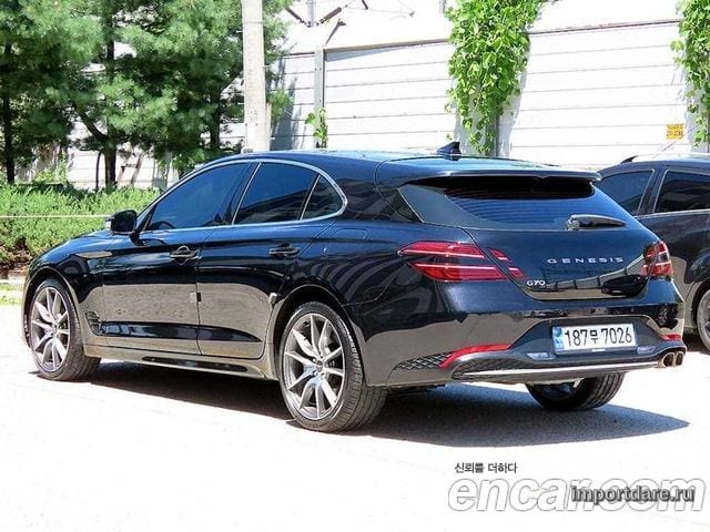 Genesis Shooting Brake сбоку