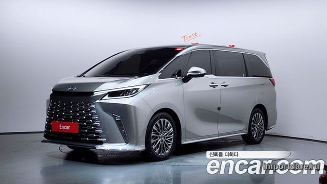 Lexus LM 2025