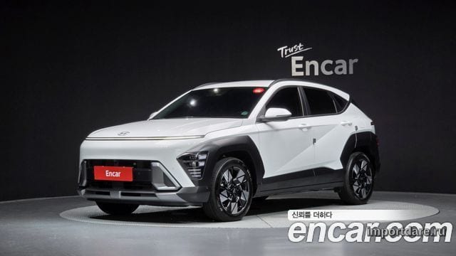 Hyundai Kona спереди