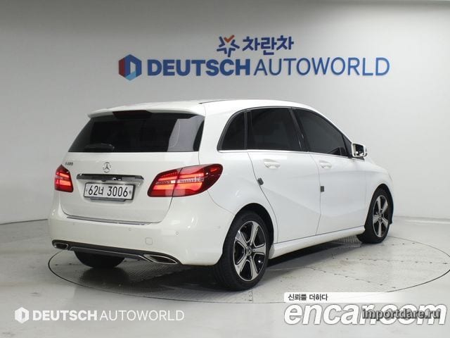 Mercedes-Benz B-Class сбоку