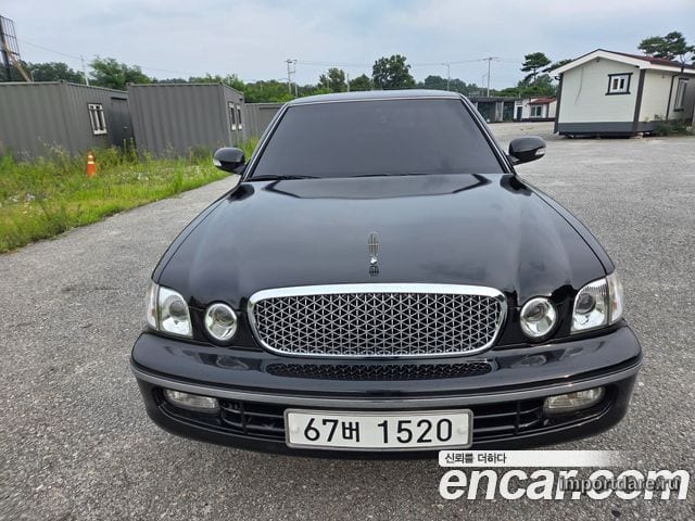 Hyundai Dynasty спереди