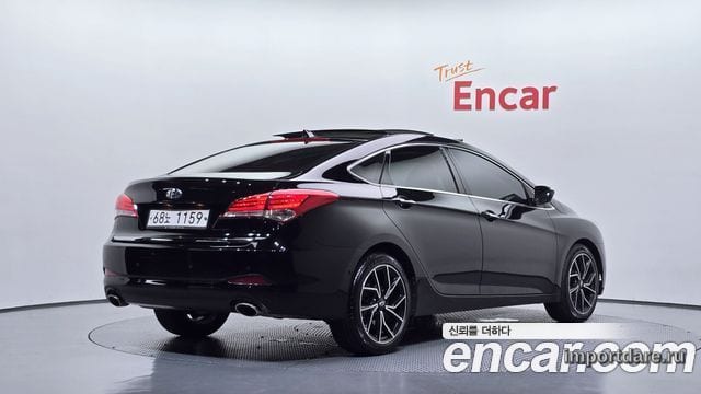 Hyundai I40 Saloon сбоку