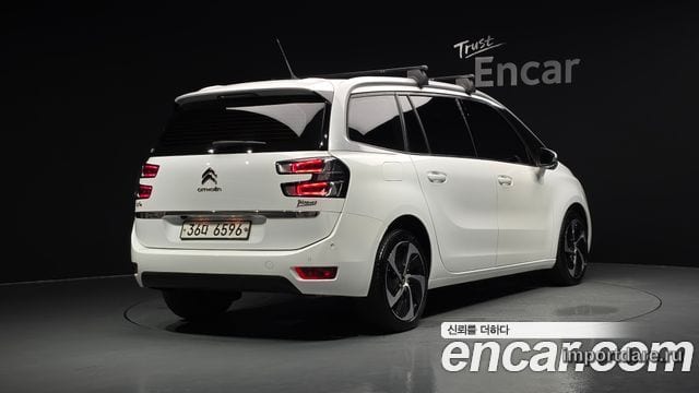Citroen Grand C4 Picasso сбоку