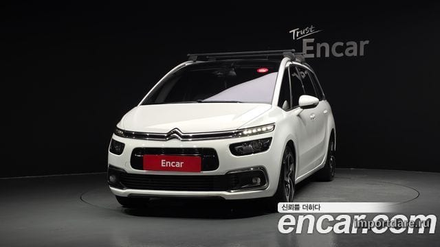 Citroen Grand C4 Picasso интерьер