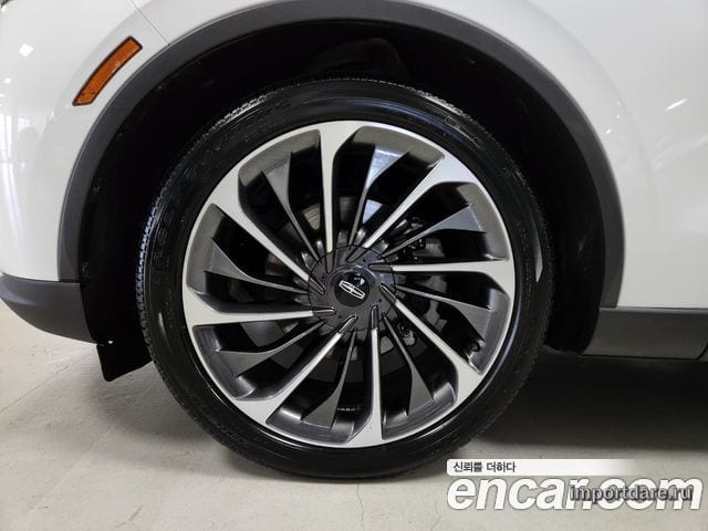 Lincoln Aviator детали