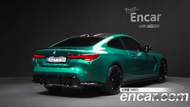 BMW M4 сбоку