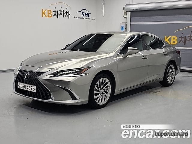 LEXUS ES300H 2025 — 38 468 км, серебристый, Корея — под ключ — фото 1