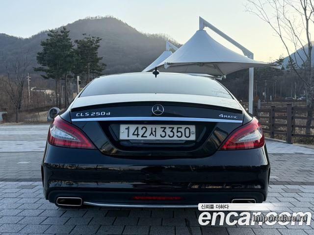 MERCEDES-BENZ CLS-CLASS W218 2017 — 98 000 км, чёрный, Корея — под ключ — фото 4