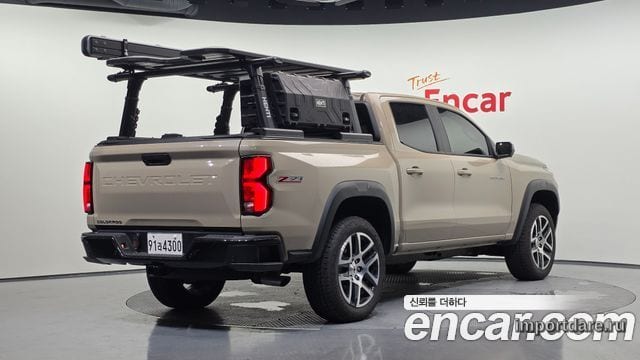 Chevrolet Colorado сбоку