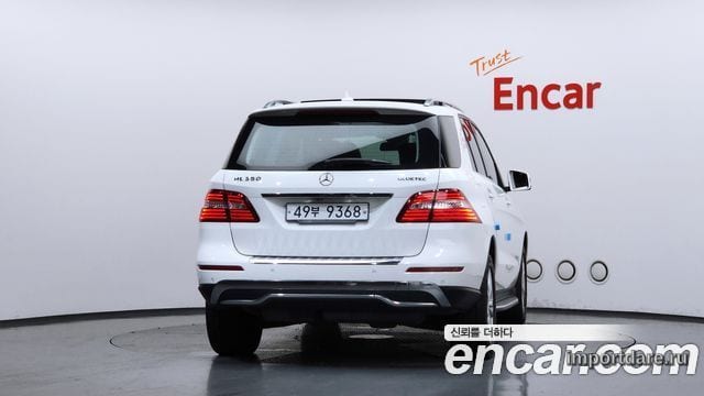 Mercedes-Benz M-Class сзади