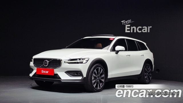 Volvo V60 Cross Country 2025